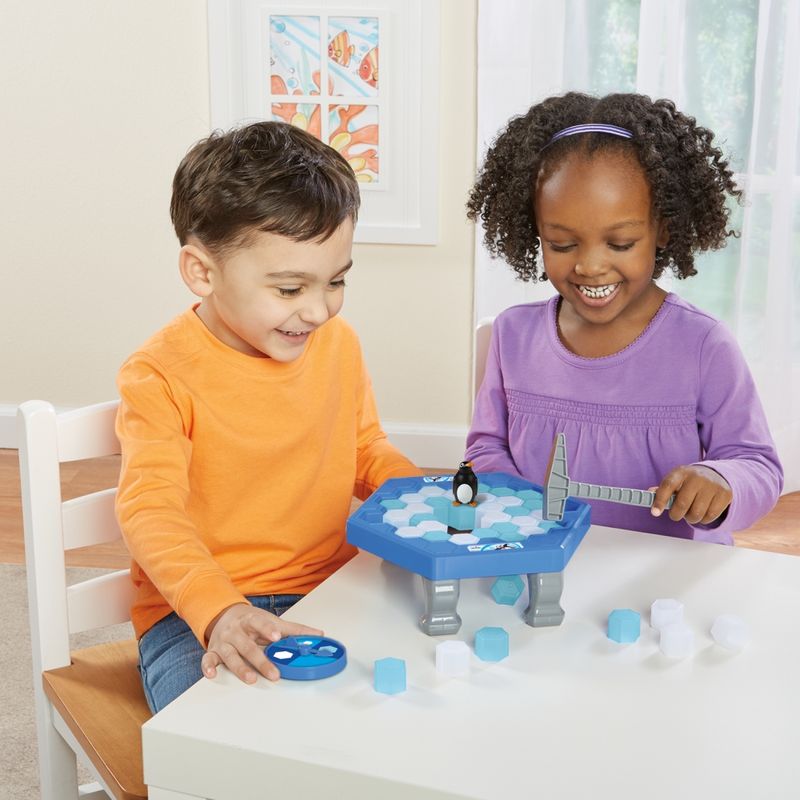 Juego-de-Mesa-Protege-Master-Games-al-Ping-ino-4-263815