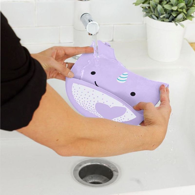 Babero-de-Silicona-Narwhal-Skip-Hop-2-279233