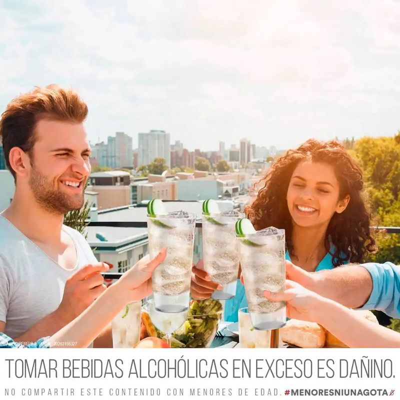 Vodka-Smirnoff-Green-Apple-Botella-700ml-Ginger-Ale-Evervess-Botella-1-5L-2-40691